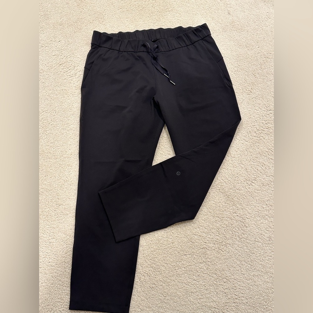 Lululemon Slack, perfect for golf or light exercise
